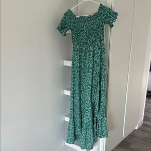 Lulu’s Floral Green Maxi Dress With Slit Size XS